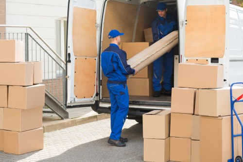 Mobile self storage container delivery in Elephant and Castle