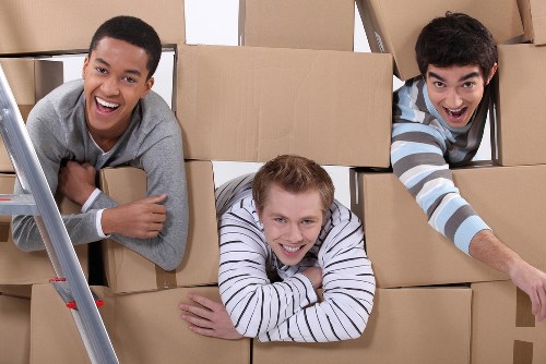 Professional packing services in Elephant and Castle for safe moving