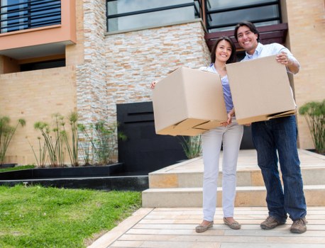 Professional movers handling apartment relocation in Elephant and Castle